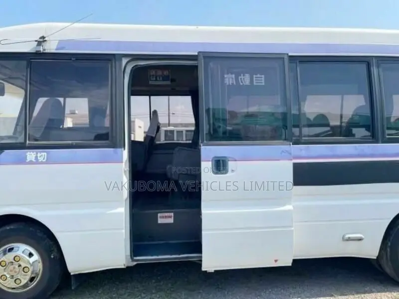 Mitsubishi Fuso Rosa 1996 White