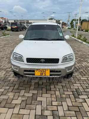 Photo - Toyota RAV4 1999 Silver