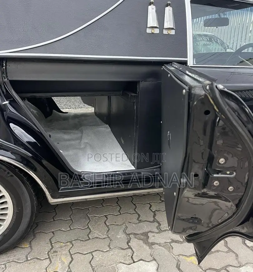 Toyota Crown 1996 Black