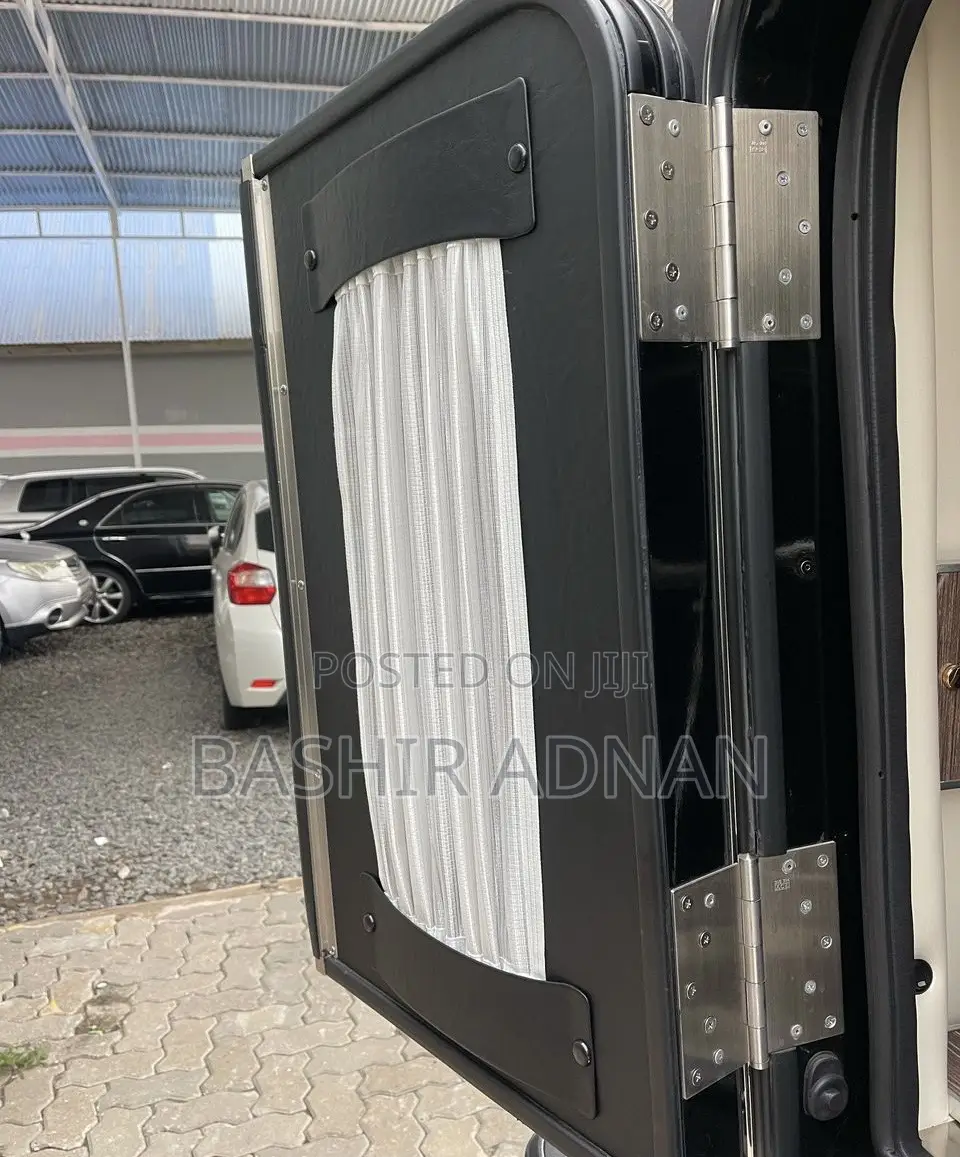 Toyota Crown 1996 Black