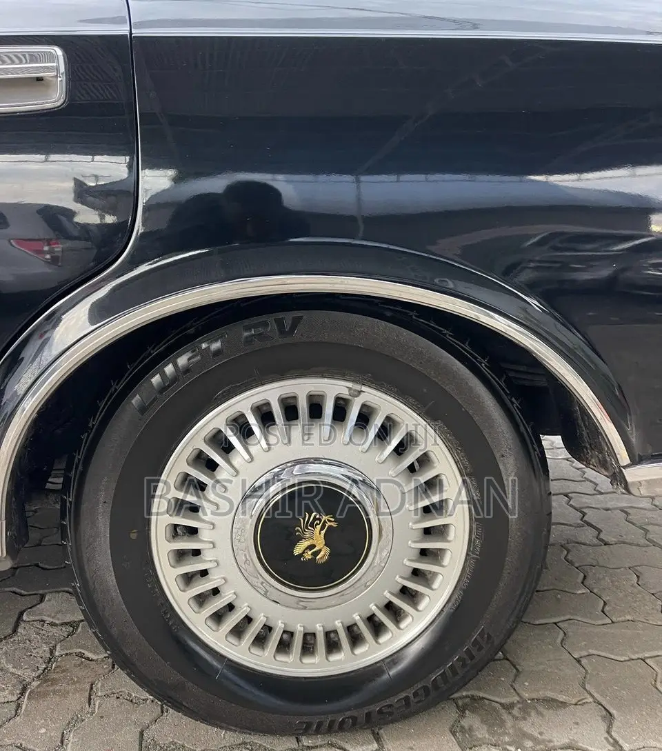 Toyota Crown 1996 Black