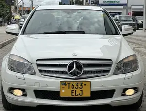 Photo - Mercedes-Benz C-Class 2008 Pearl
