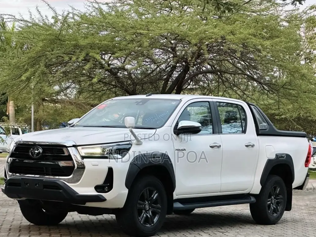 Toyota Hilux Revo Double Cab Deisel 2.4 RWD 2020 White