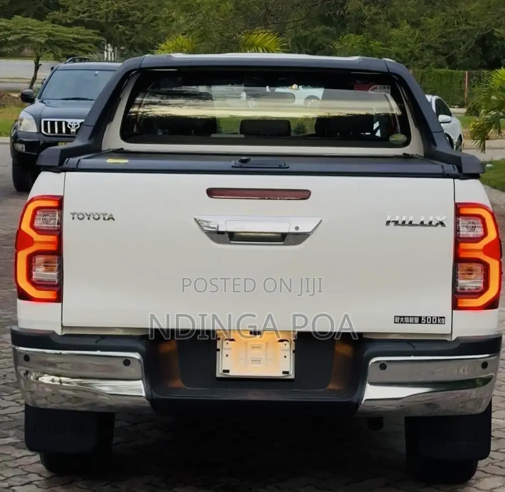 Toyota Hilux Revo Double Cab Deisel 2.4 RWD 2020 White