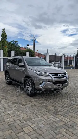 Toyota Fortuner 2.8 D RWD 2018 Gray