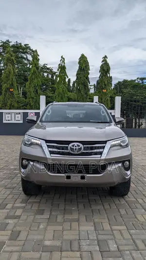 Toyota Fortuner 2.8 D RWD 2018 Gray