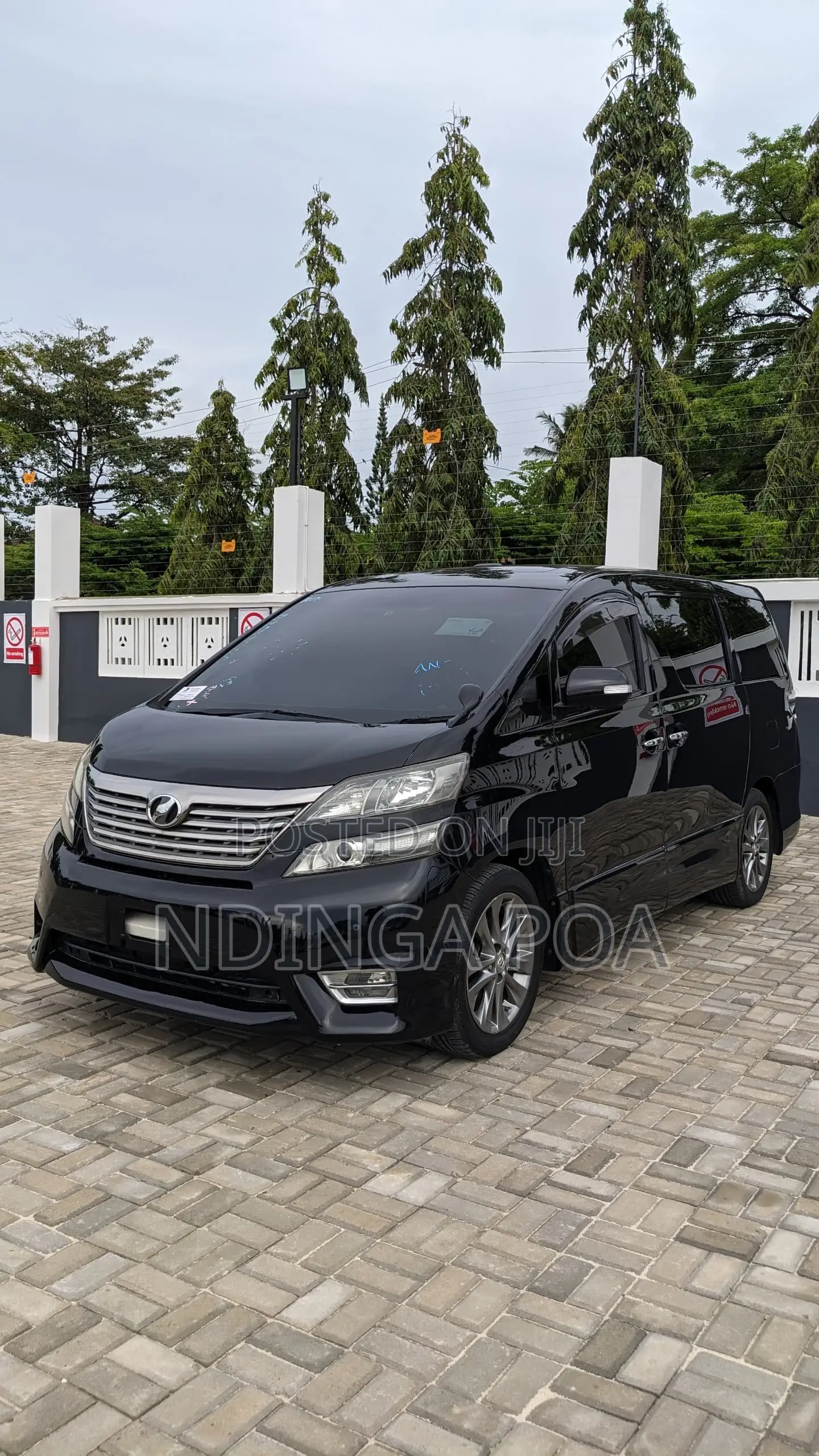 Toyota Alphard 2.4 Petrol AWD 2010 Black