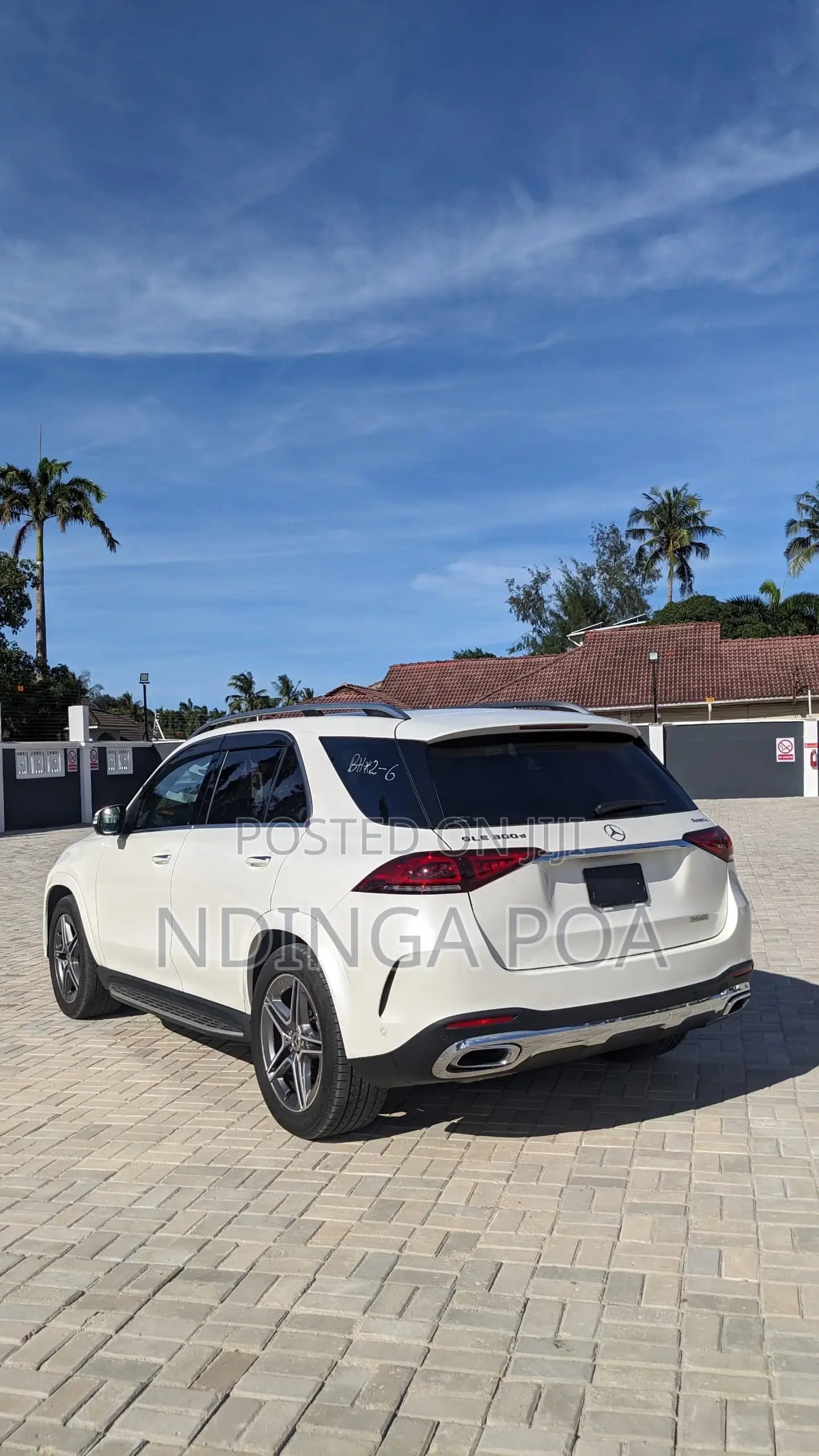 Mercedes-Benz GLE-Class GLE 300d 4MATIC 2019 White