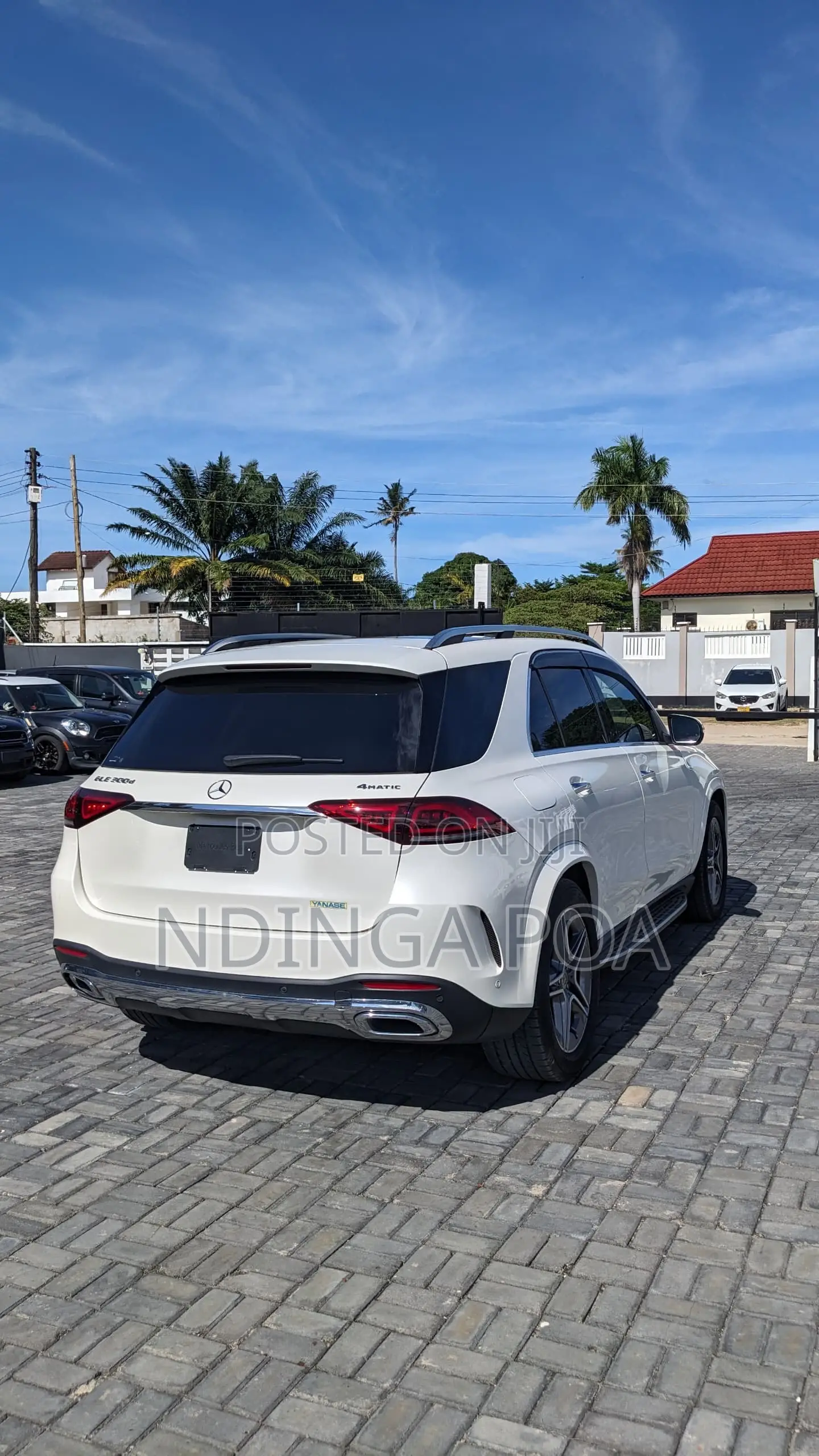 Mercedes-Benz GLE-Class GLE 300d 4MATIC 2019 White