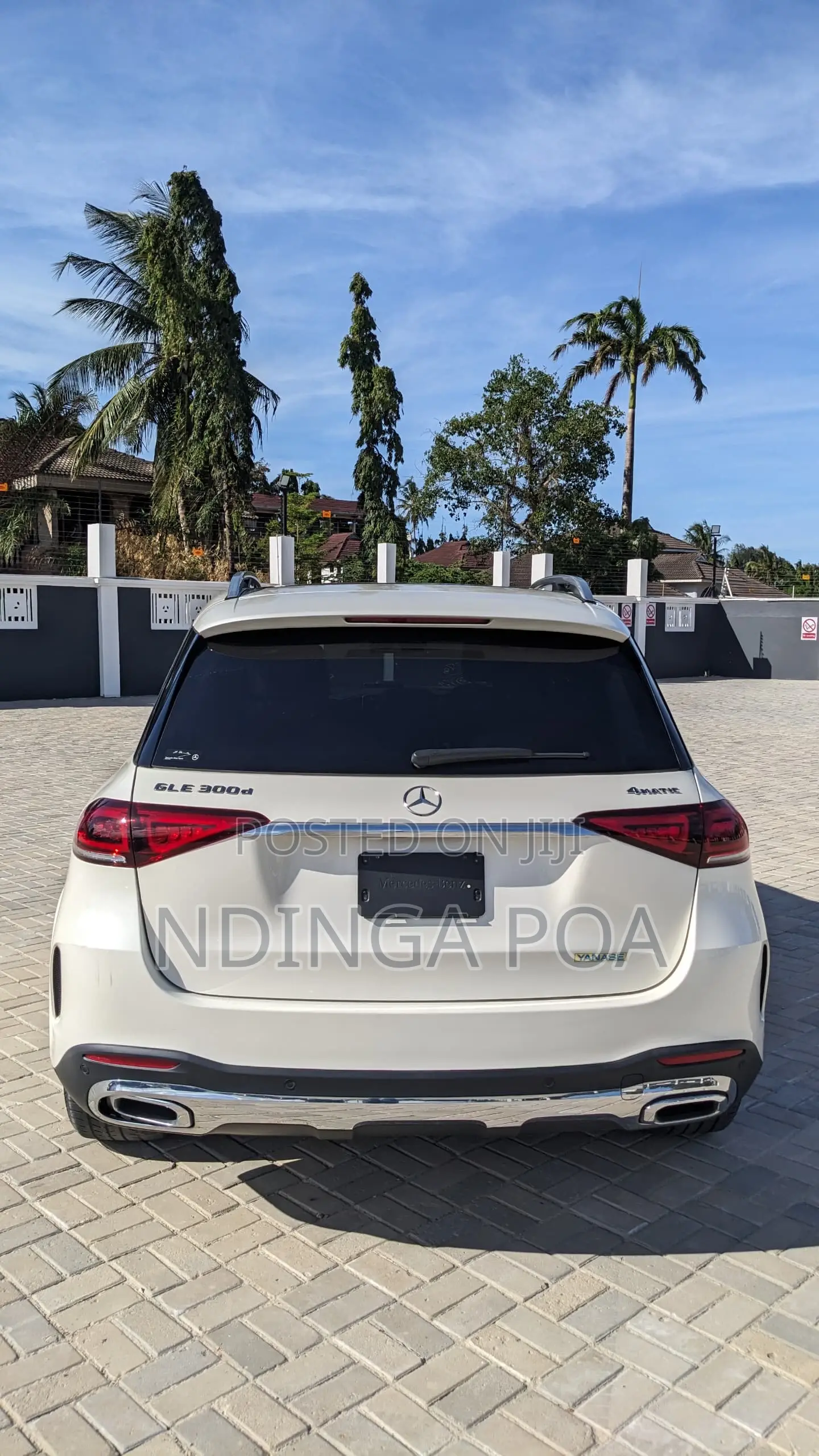 Mercedes-Benz GLE-Class GLE 300d 4MATIC 2019 White