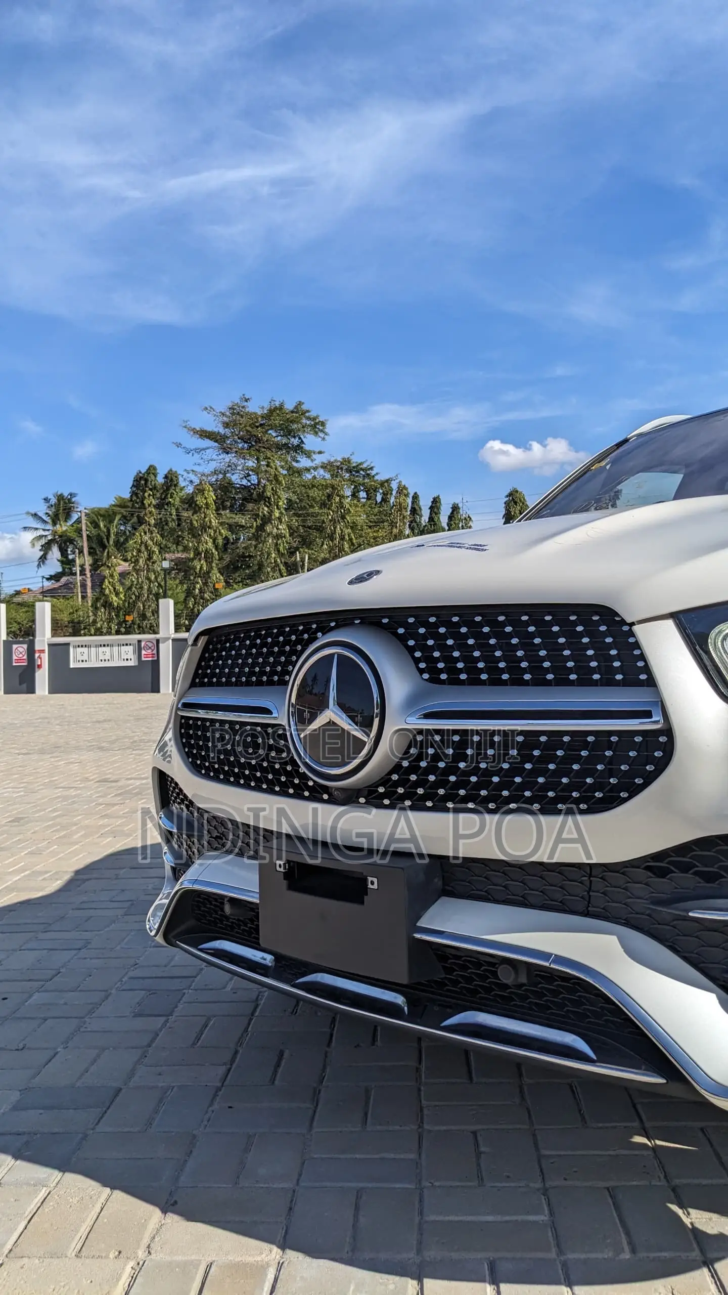 Mercedes-Benz GLE-Class GLE 300d 4MATIC 2019 White