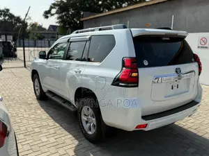 Toyota Land Cruiser Prado 2.8 2018 White