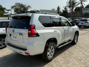 Toyota Land Cruiser Prado 2.8 2018 White