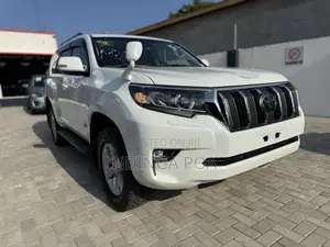 Toyota Land Cruiser Prado 2.8 2018 White