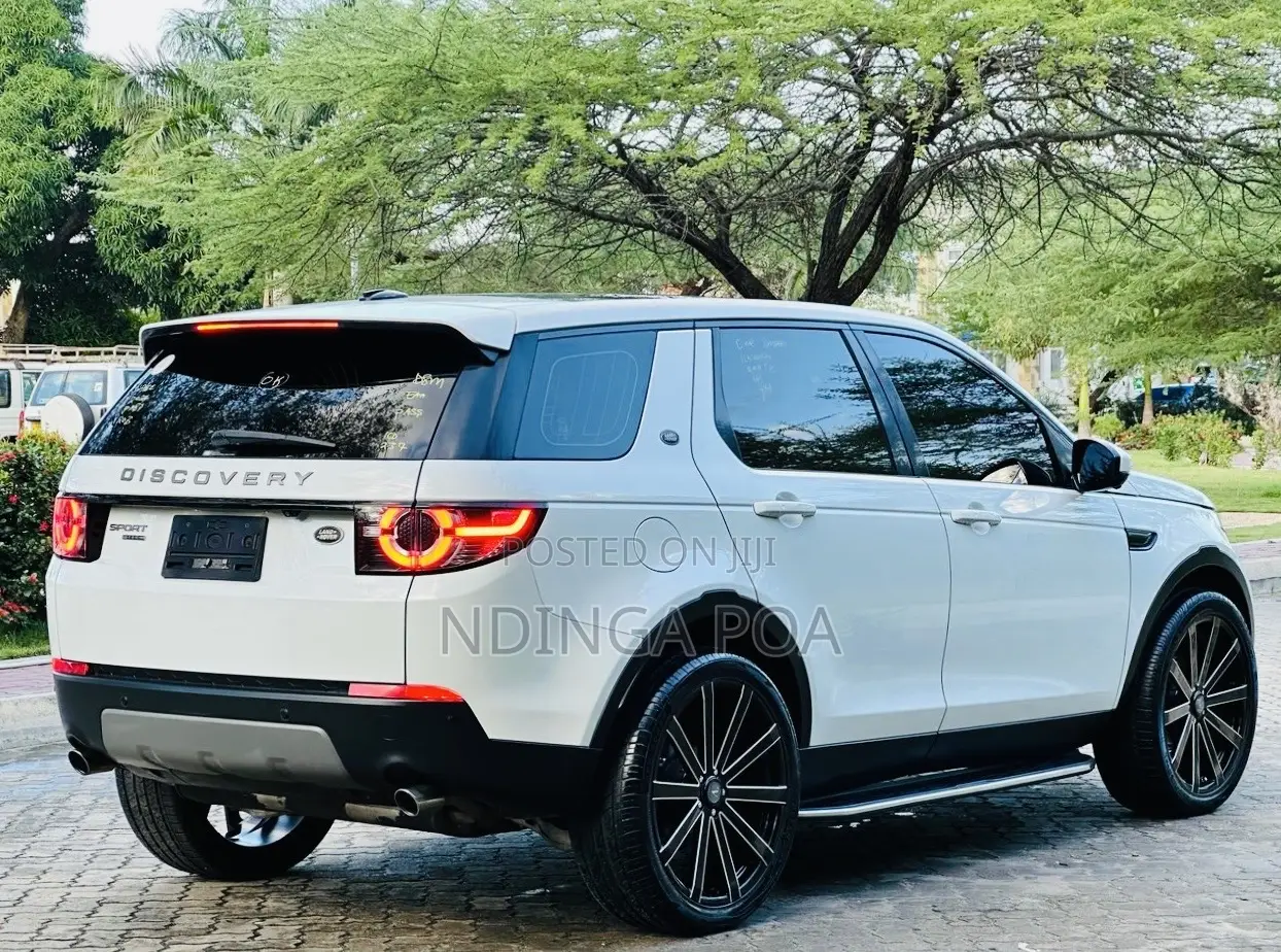 Land Rover Discovery Sport 2018 White