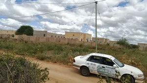 Kiwanja Kuzuri Sana Kinauzwa Nzuguni a Block Aj