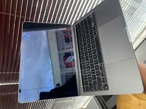 Laptop Apple MacBook Pro 2022 M2 8GB Apple M2 SSD 256GB