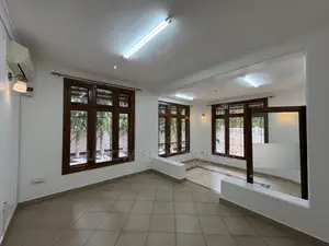 5bdrm House in Trusted Real Estate, Oyster Bay for rent