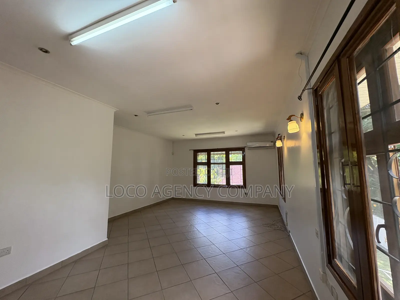 5bdrm House in Trusted Real Estate, Oyster Bay for rent