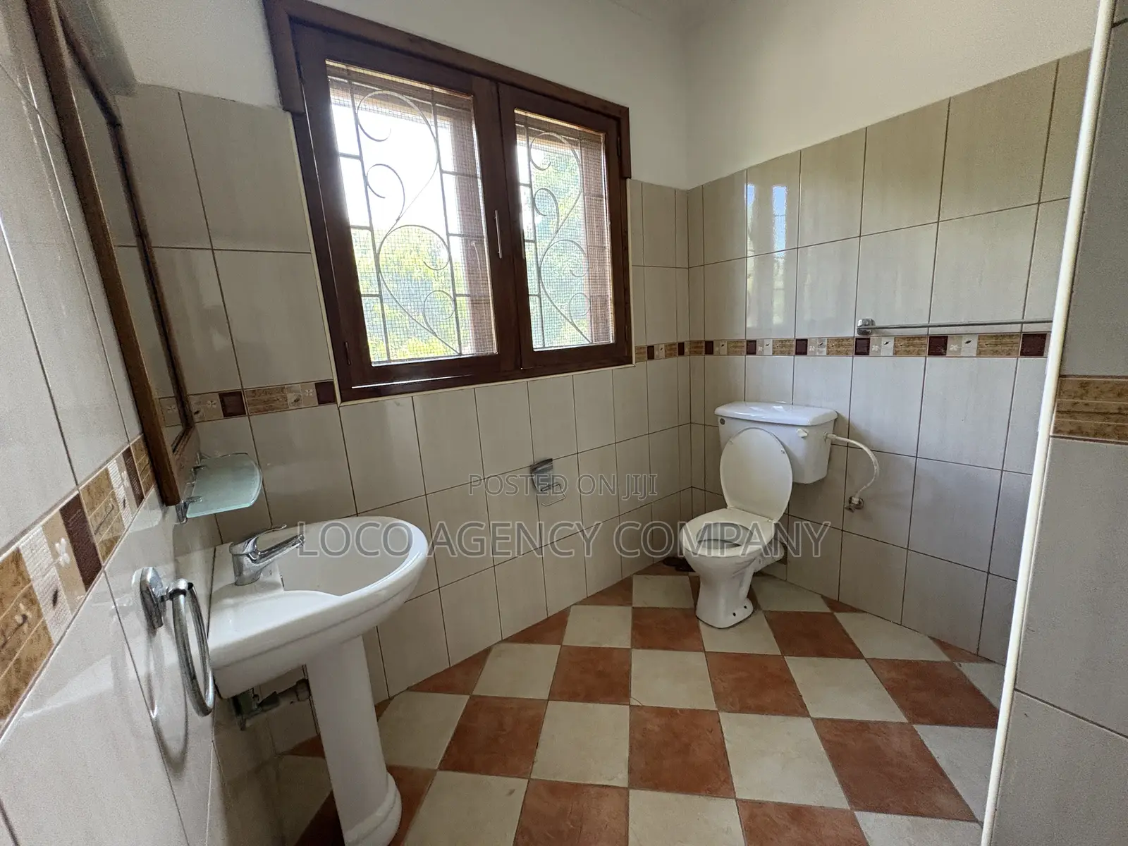 5bdrm House in Trusted Real Estate, Oyster Bay for rent