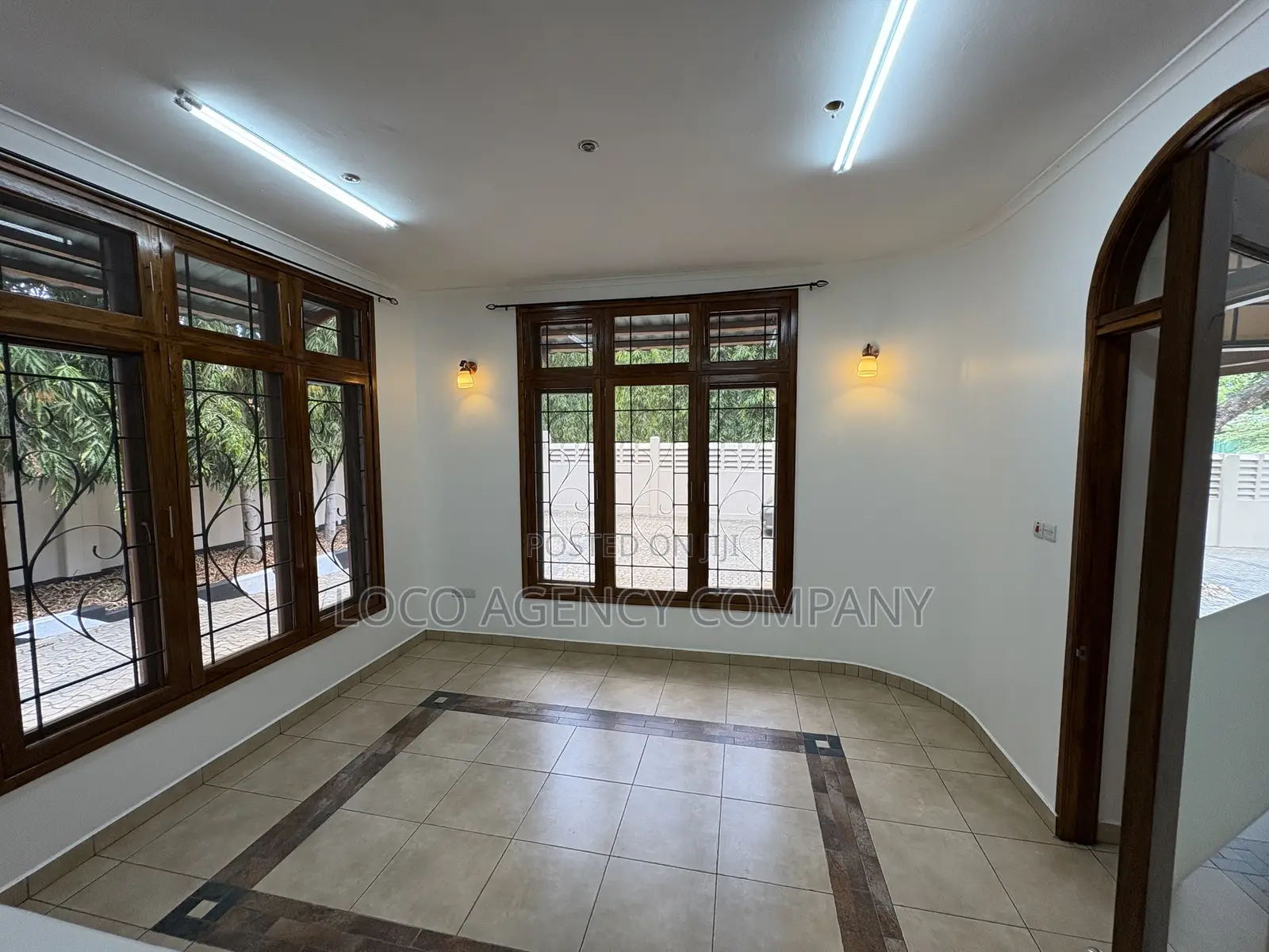 5bdrm House in Trusted Real Estate, Oyster Bay for rent
