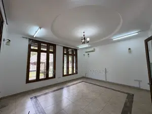 5bdrm House in Trusted Real Estate, Oyster Bay for rent