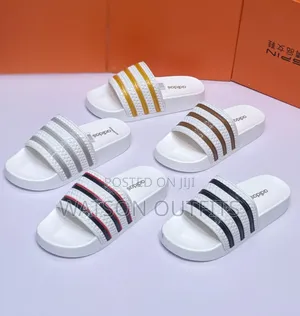 Sendo Za Soli Nyeupe Za Adidas