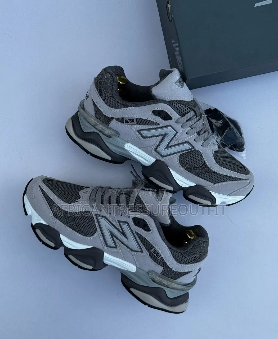 New Balance Sneakers New Collection in Market