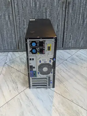 Server HP ProLiant DL380P Gen8 18GB Intel Xeon HDD 1.5T