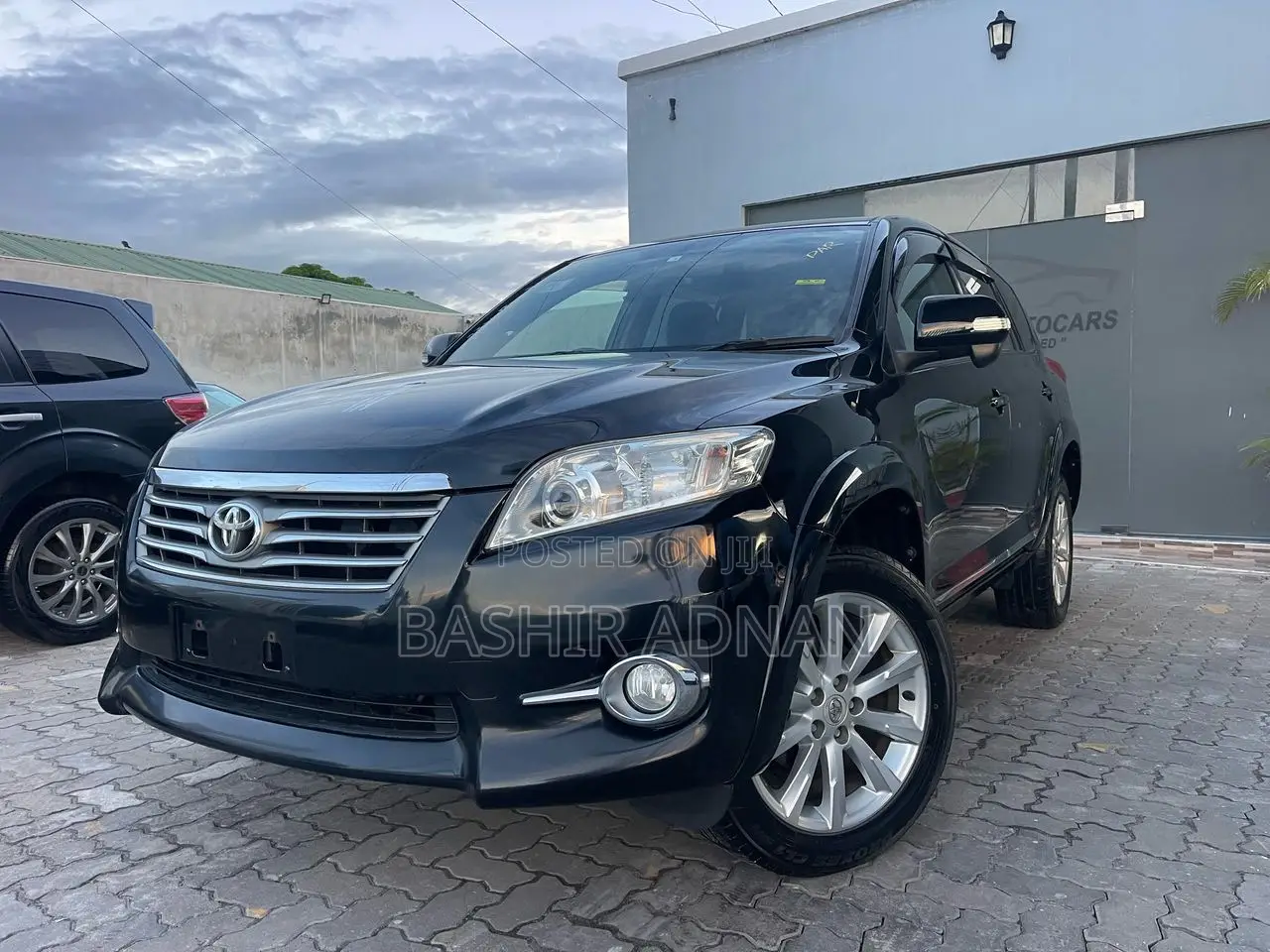 Toyota Vanguard 2012 Black