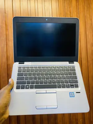 Laptop HP EliteBook 820 G3 8GB Intel Core I5 SSD 256GB
