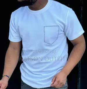 T-Shirts Classical Ya Alama Ya Mfuko Kifuani