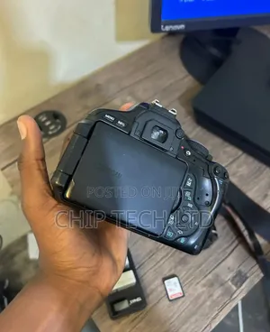 Canon 600d With Lens