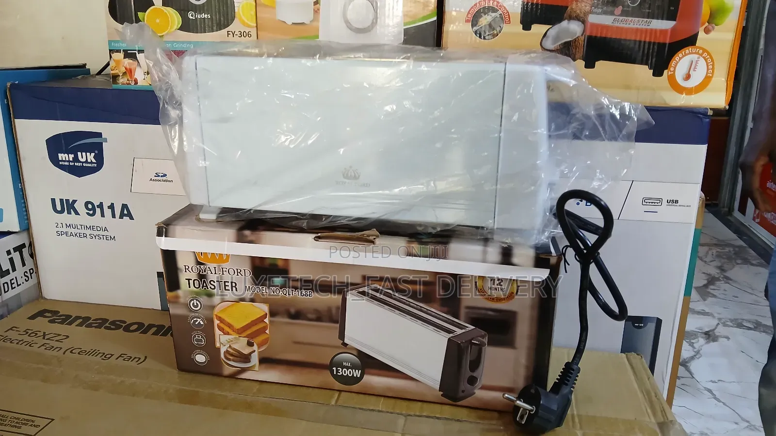 Royalford Toaster Toasts 4 Slices of Bread at Once.