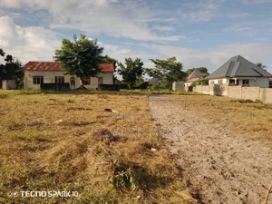 Kiwanja Mita 13 Kwa Mita 10 Kinauzwa Milion 3.5 Majohe Rada.