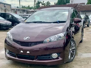 Photo - Toyota Wish 2010 Burgundy