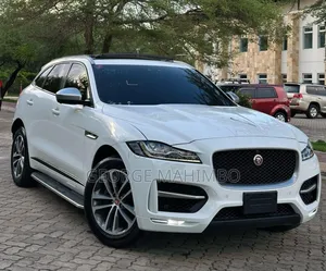 Jaguar F-Pace 2017 White