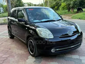 Mazda Verisa 2010 Burgundy