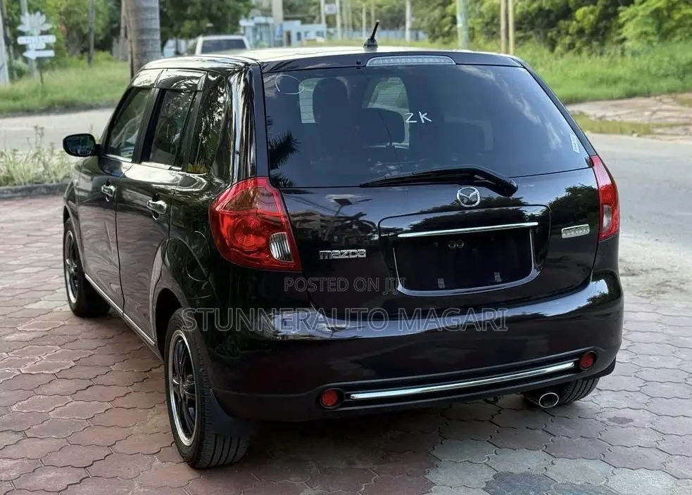 Mazda Verisa 2010 Black