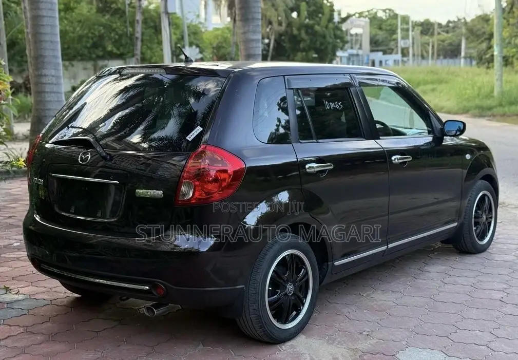 Mazda Verisa 2010 Black