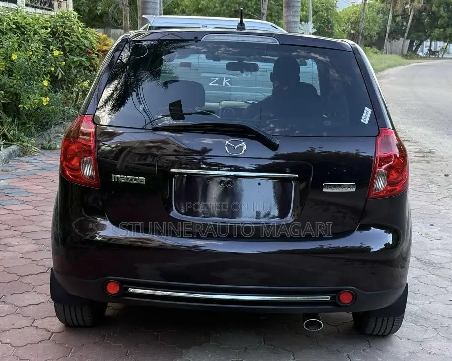 Mazda Verisa 2010 Black