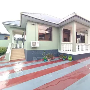 Photo - 4bdrm House in Kimara for rent