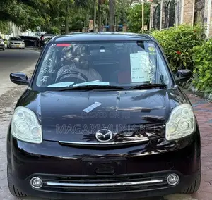 Photo - Mazda Verisa 2011 Matt Black