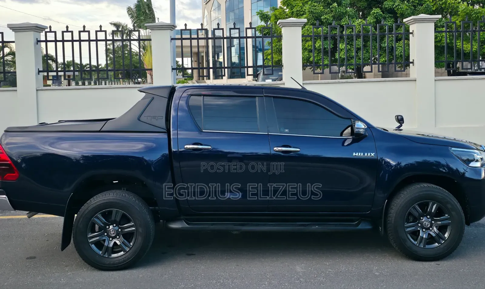 Toyota Hilux 2021 Blue