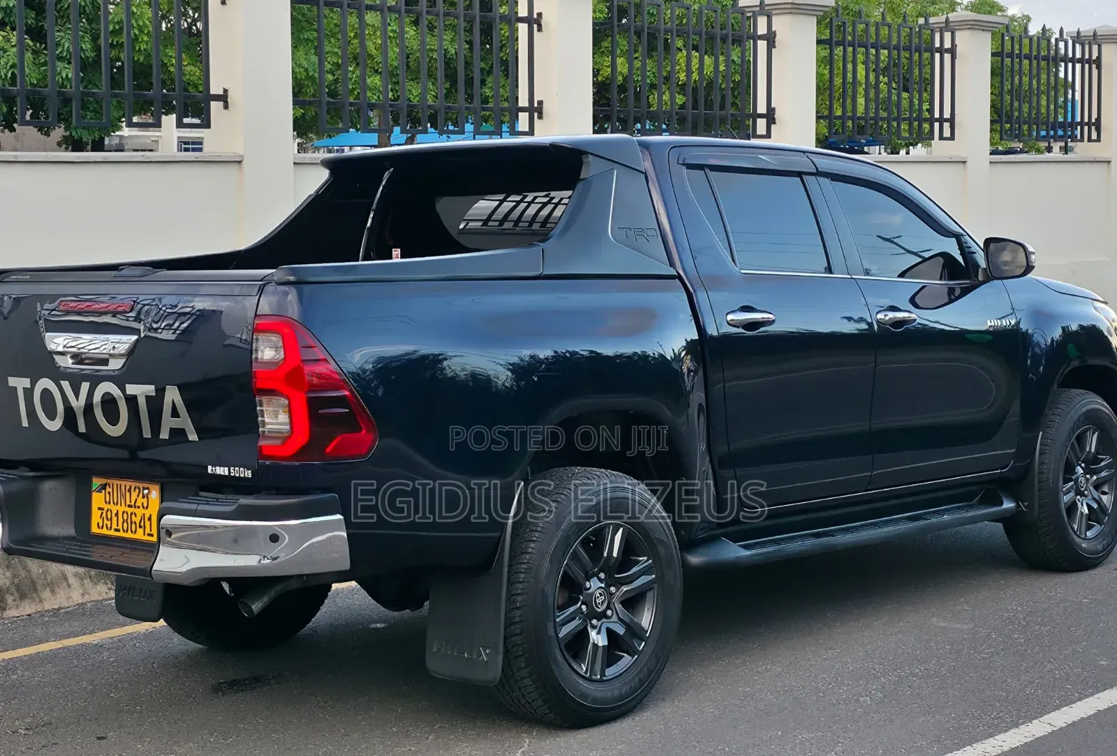 Toyota Hilux 2021 Blue