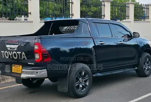 Toyota Hilux 2021 Blue