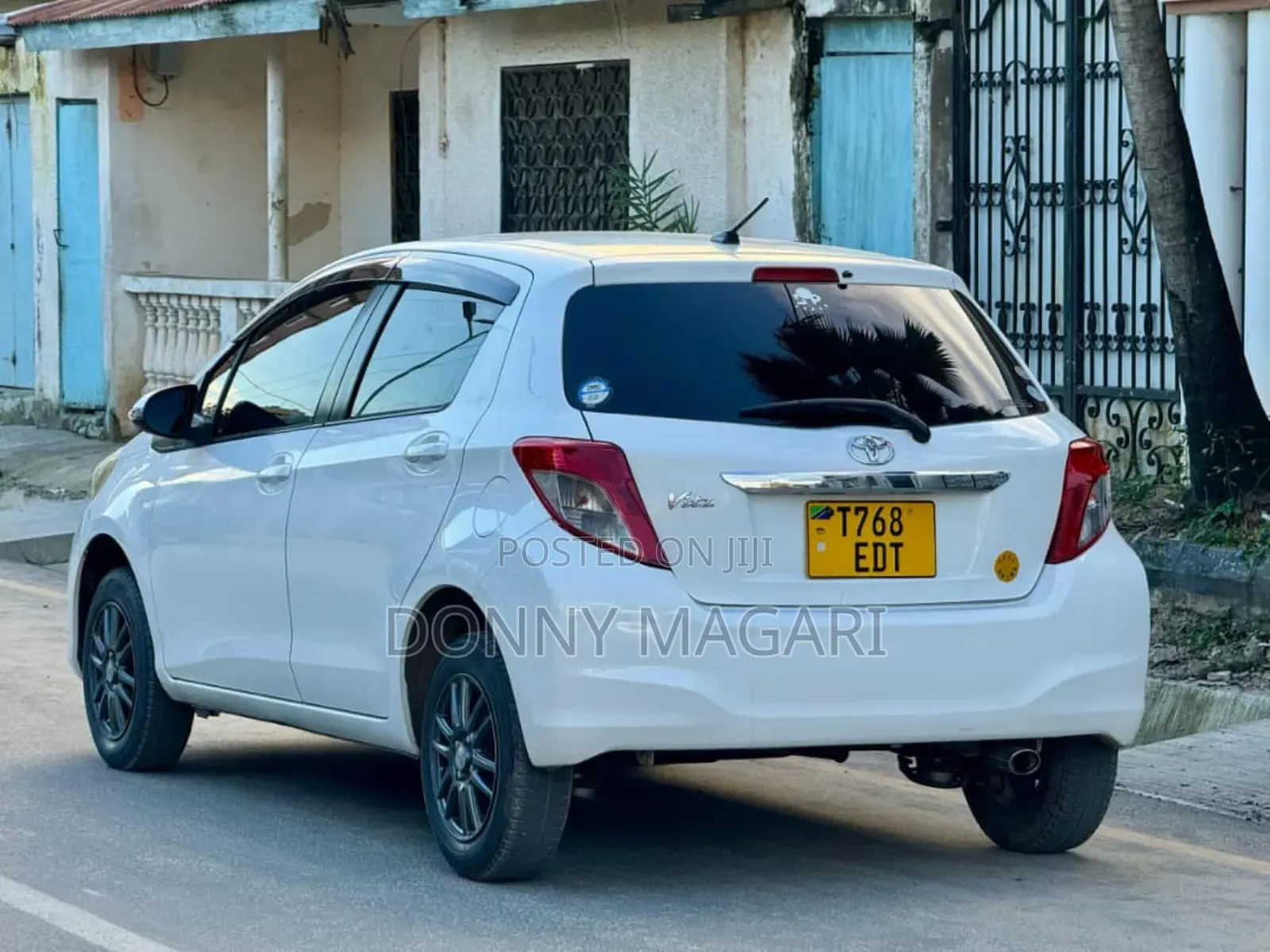 Toyota Vitz 2013 White