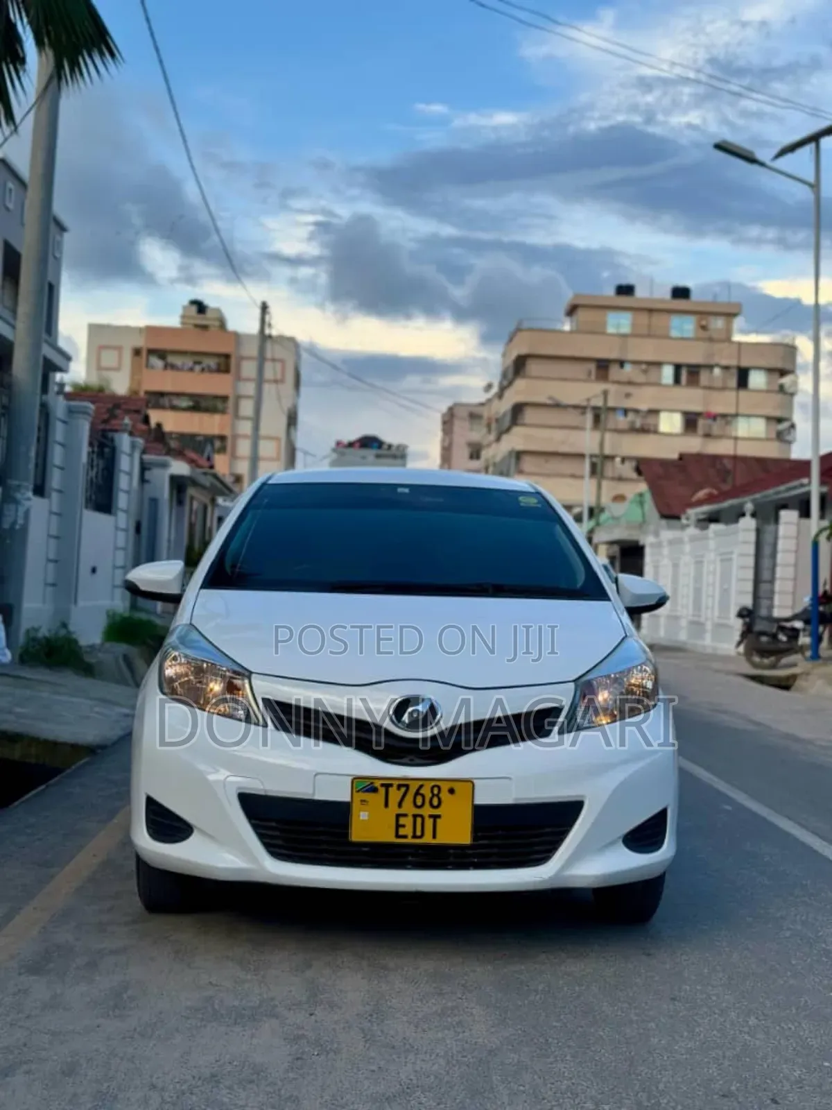 Toyota Vitz 2013 White