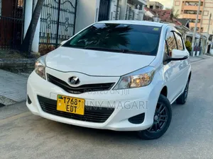 Toyota Vitz 2013 White