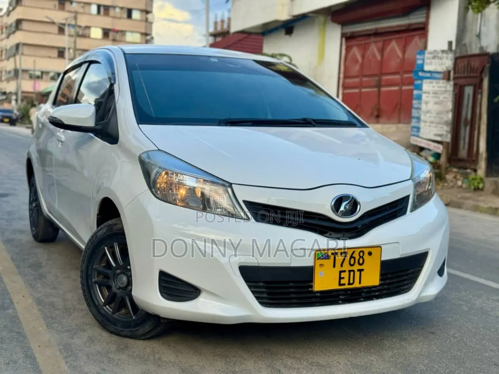 Toyota Vitz 2013 White